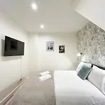 شقة Urbanflat 224 - Prestige Parisian 5 Bedroom *