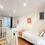 Urbanflat 224 - Prestige Parisian 5 Bedroom شقة