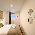 شقة Urbanflat 224 - Prestige Parisian 5 Bedroom *