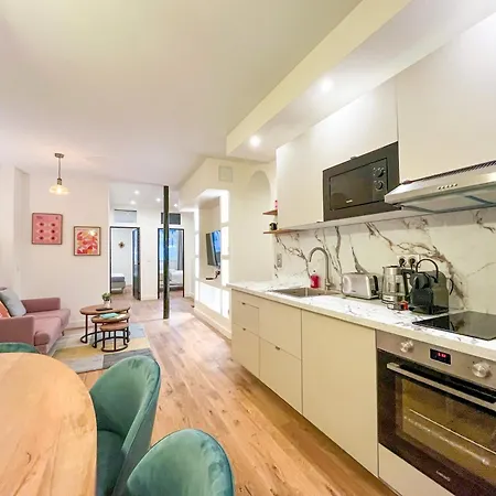 Urbanflat 224 - Prestige Parisian 5 Bedroom *