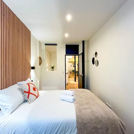Urbanflat 224 - Prestige Parisian 5 Bedroom Paryż