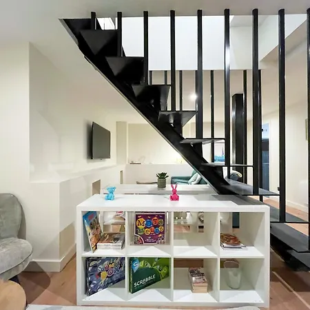 Urbanflat 224 - Prestige Parisian 5 Bedroom Apartament *