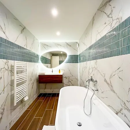 Urbanflat 224 - Prestige Parisian 5 Bedroom