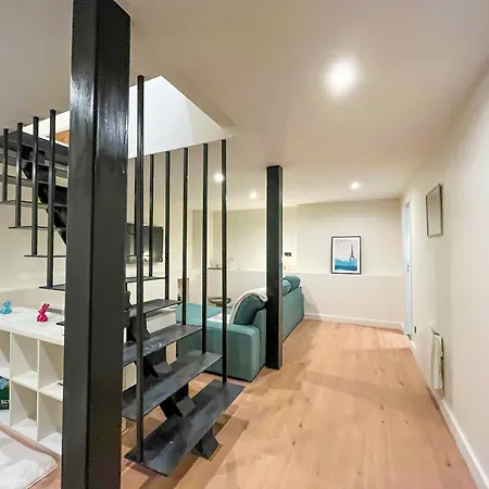 Urbanflat 224 - Prestige Parisian 5 Bedroom * Paryż