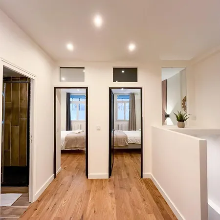 Urbanflat 224 - Prestige Parisian 5 Bedroom * Paryż