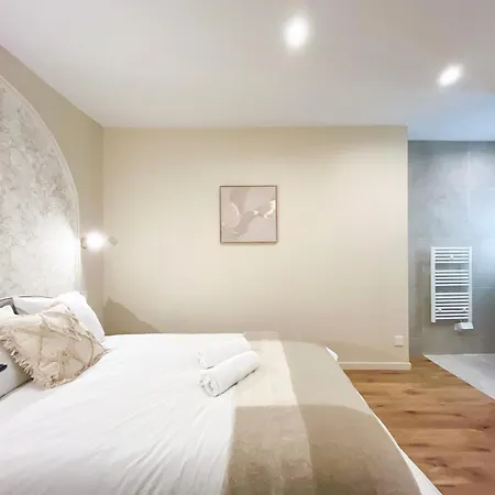 Urbanflat 224 - Prestige Parisian 5 Bedroom