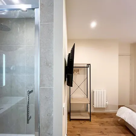 Urbanflat 224 - Prestige Parisian 5 Bedroom Apartament Paryż