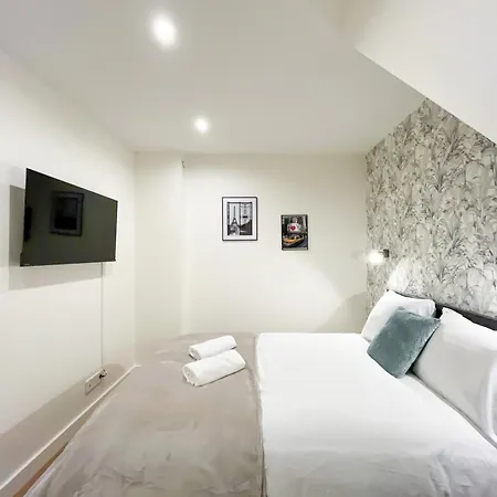 Apartament Urbanflat 224 - Prestige Parisian 5 Bedroom *