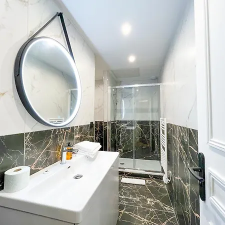 Urbanflat 224 - Prestige Parisian 5 Bedroom *